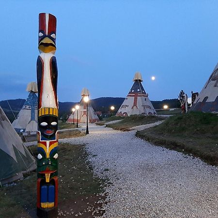 El Paso City, Zlatibor - Unique Wooden Cottages, Treehouse, Wild West Rooms, Accommodation 1-6 People Eksteriør billede