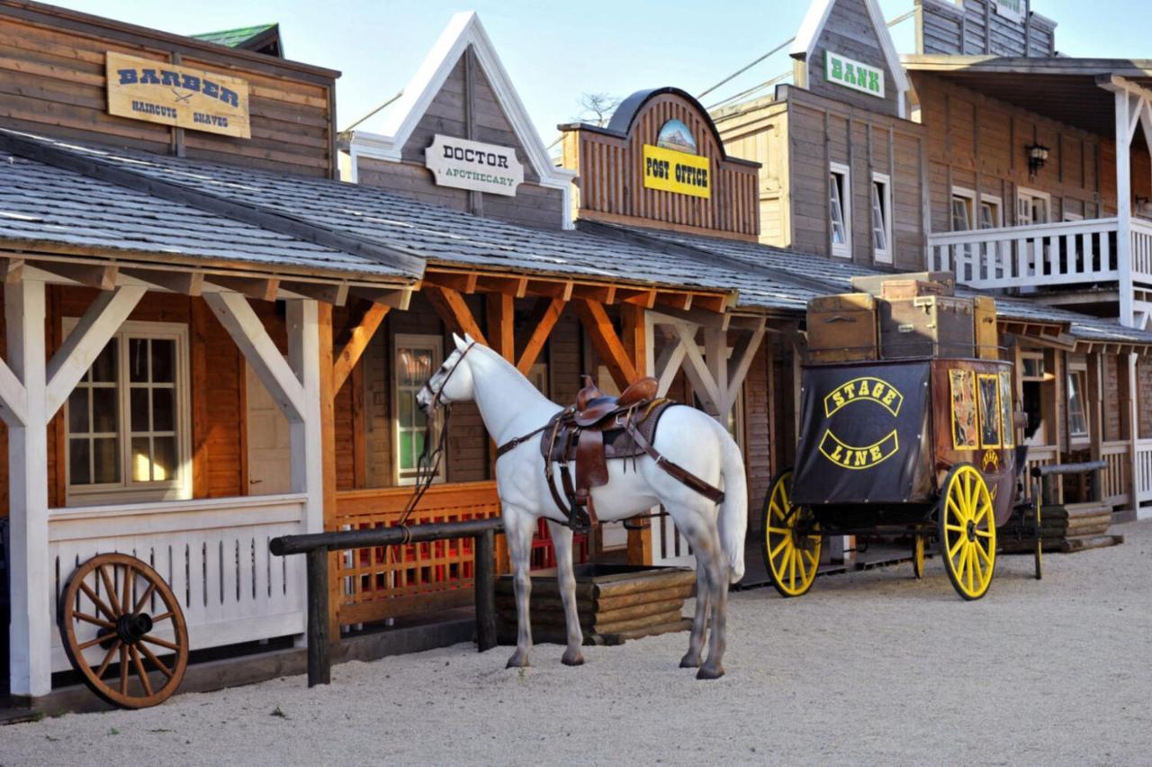 El Paso City, Zlatibor - Unique Wooden Cottages, Treehouse, Wild West Rooms, Accommodation 1-6 People Eksteriør billede