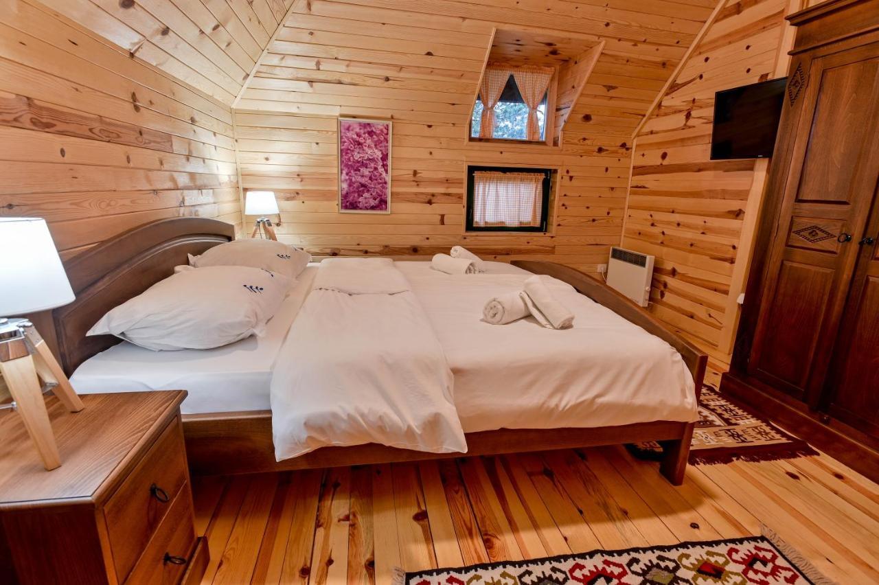 El Paso City, Zlatibor - Unique Wooden Cottages, Treehouse, Wild West Rooms, Accommodation 1-6 People Eksteriør billede