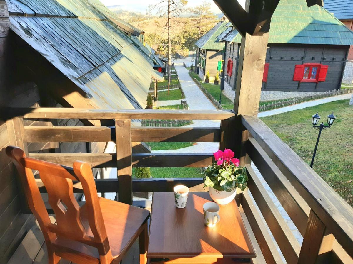 El Paso City, Zlatibor - Unique Wooden Cottages, Treehouse, Wild West Rooms, Accommodation 1-6 People Eksteriør billede