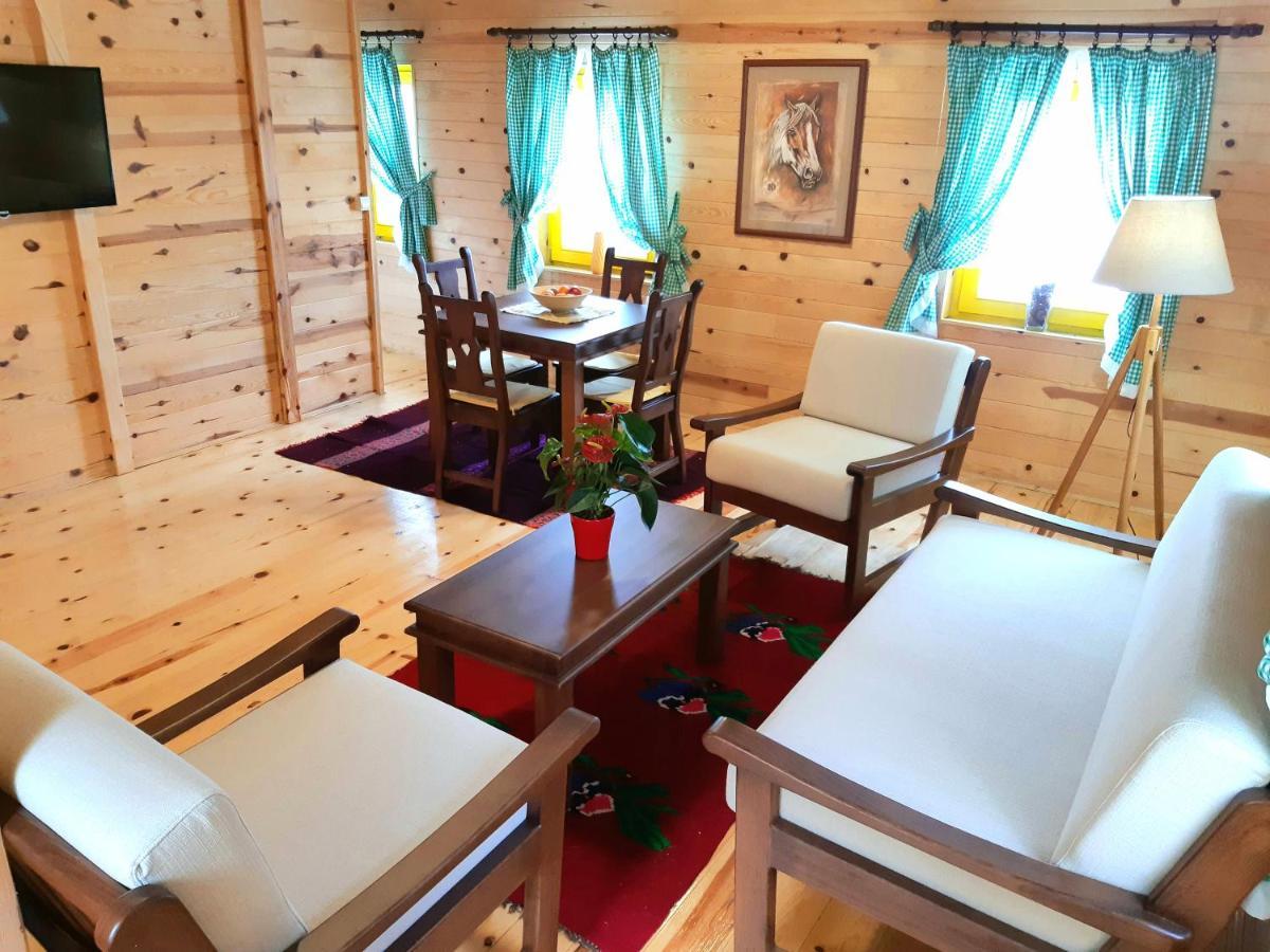 El Paso City, Zlatibor - Unique Wooden Cottages, Treehouse, Wild West Rooms, Accommodation 1-6 People Eksteriør billede