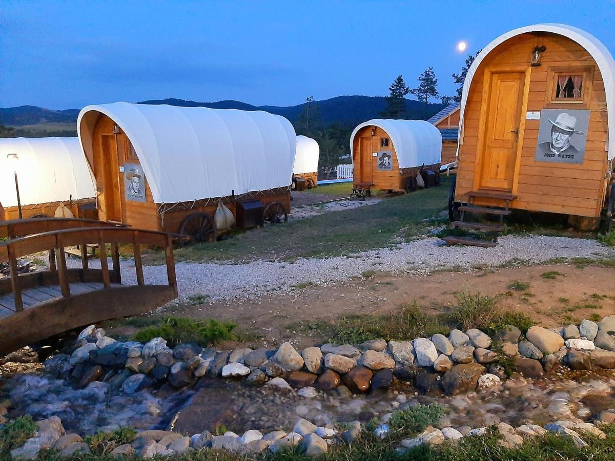 El Paso City, Zlatibor - Unique Wooden Cottages, Treehouse, Wild West Rooms, Accommodation 1-6 People Eksteriør billede