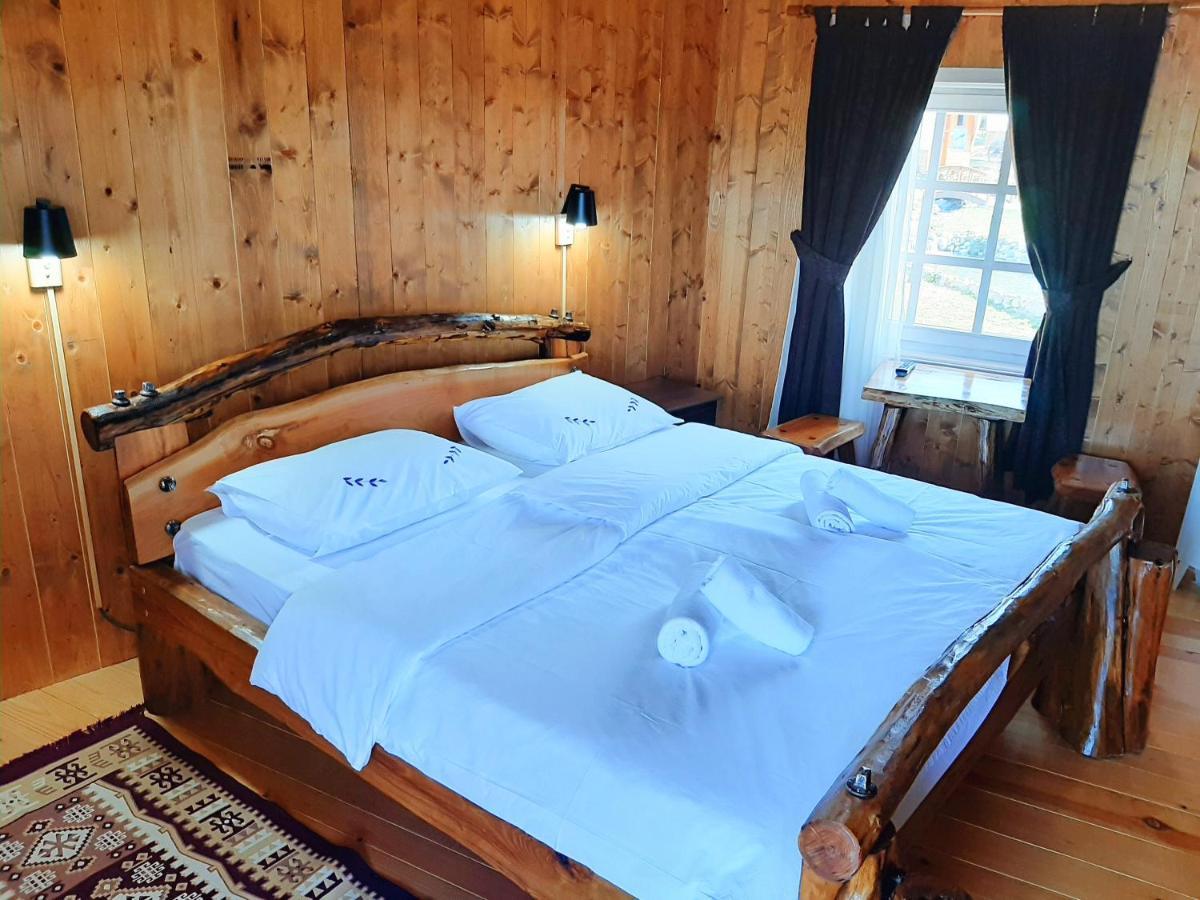 El Paso City, Zlatibor - Unique Wooden Cottages, Treehouse, Wild West Rooms, Accommodation 1-6 People Eksteriør billede