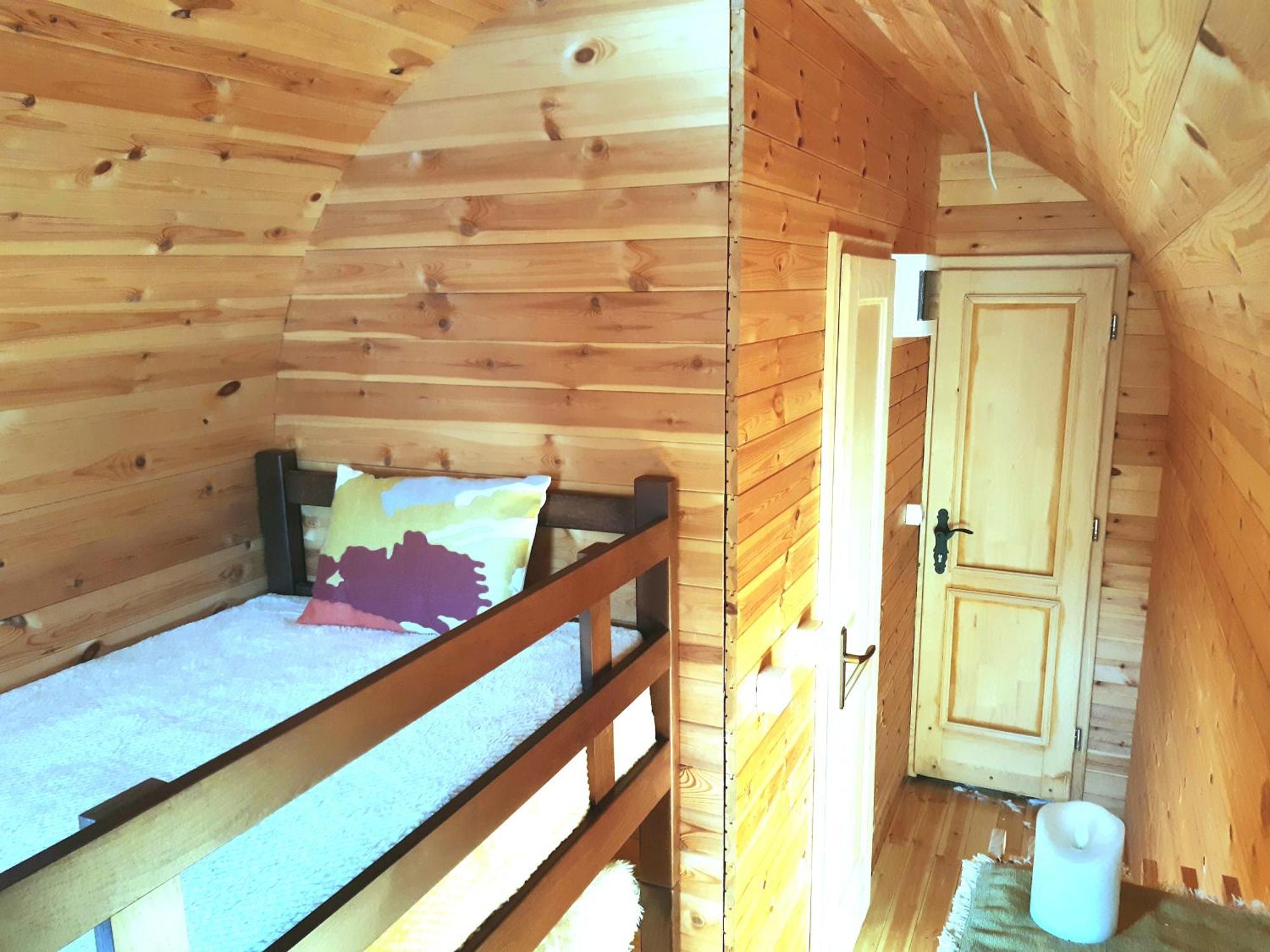 El Paso City, Zlatibor - Unique Wooden Cottages, Treehouse, Wild West Rooms, Accommodation 1-6 People Værelse billede