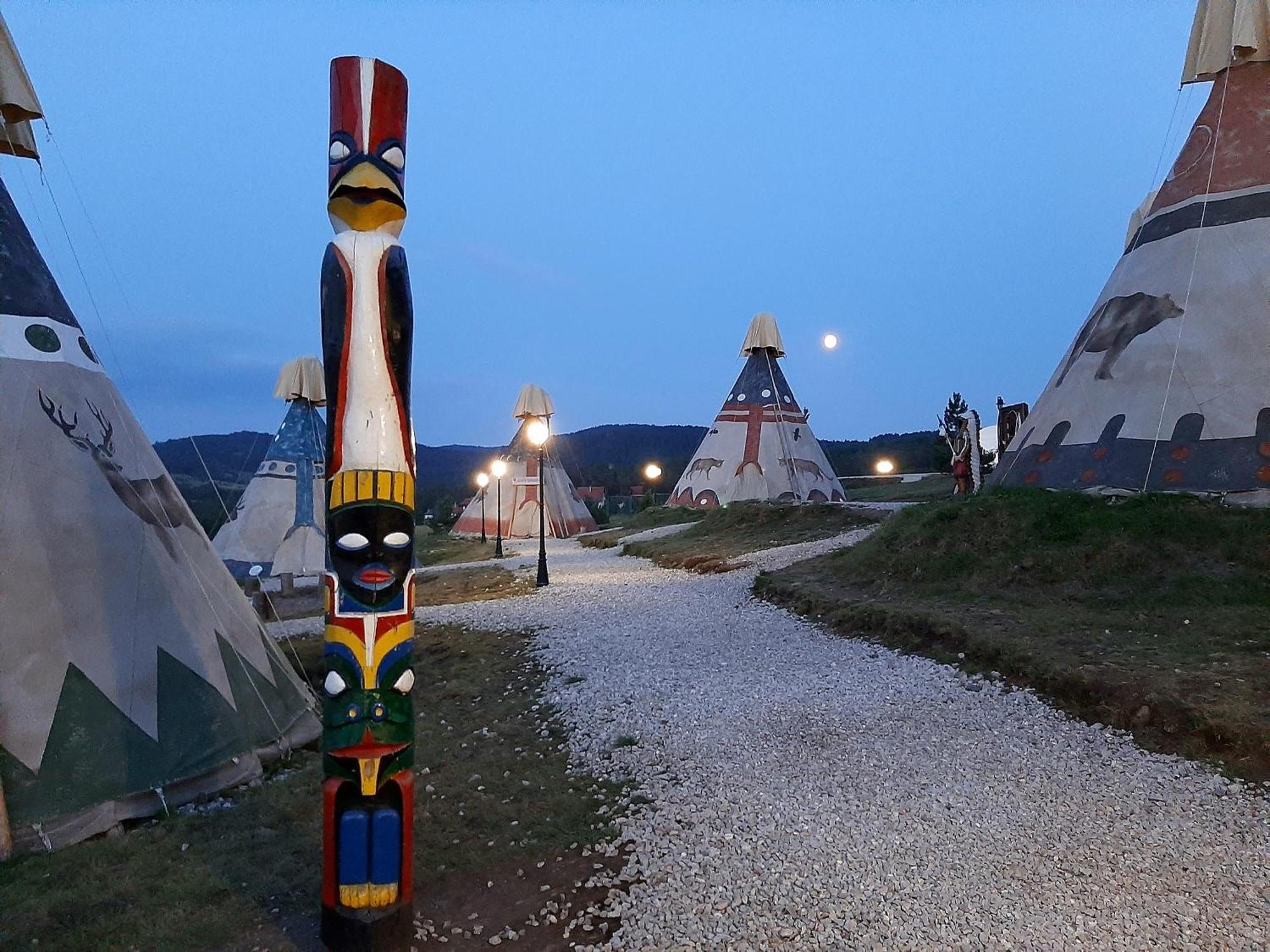 El Paso City, Zlatibor - Unique Wooden Cottages, Treehouse, Wild West Rooms, Accommodation 1-6 People Eksteriør billede