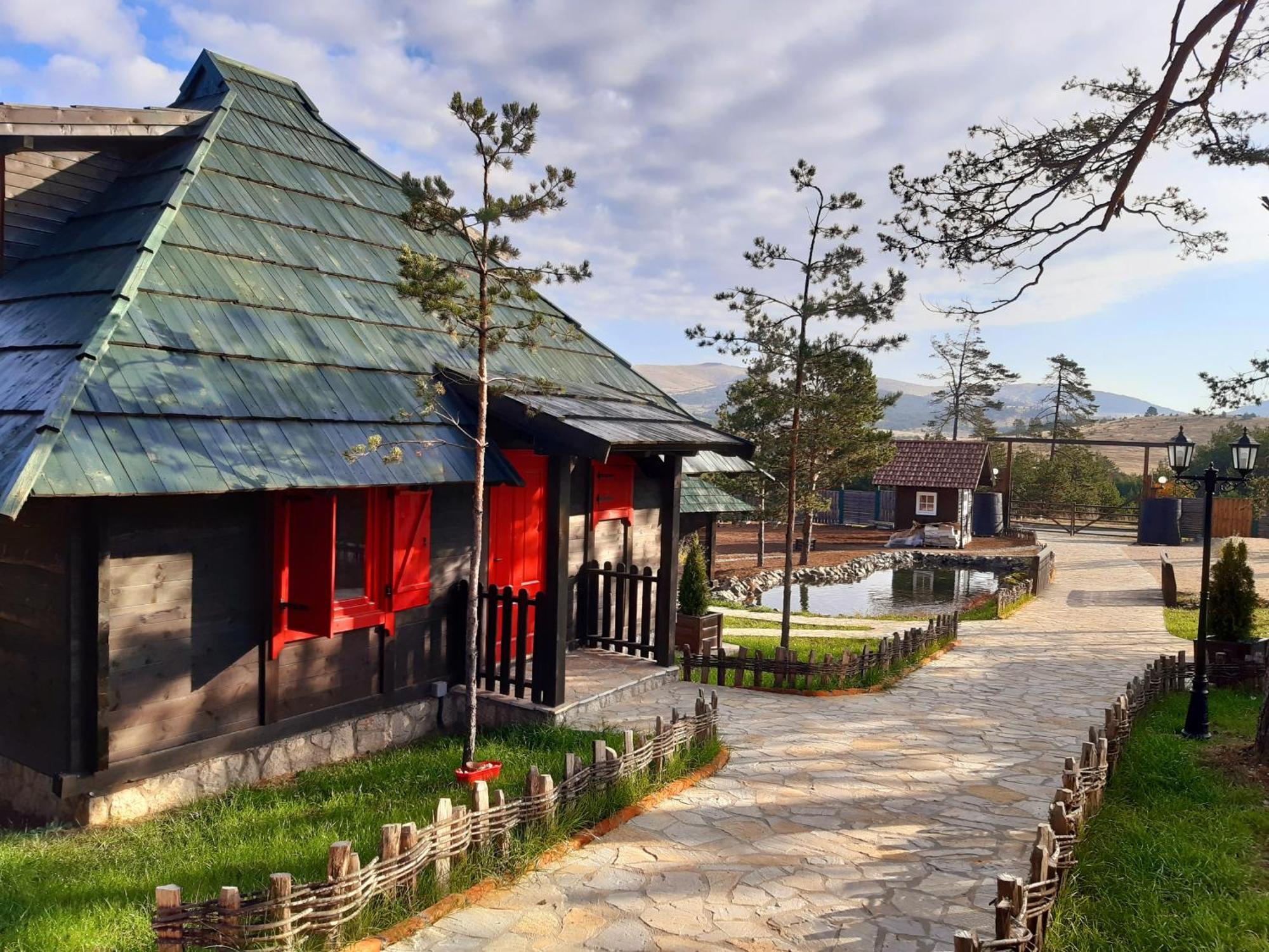 El Paso City, Zlatibor - Unique Wooden Cottages, Treehouse, Wild West Rooms, Accommodation 1-6 People Eksteriør billede